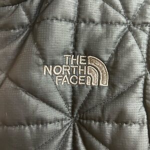 North face light vest